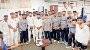 Sachin Tendulkar Motivates Mumbai Before Ranji Quarter-Finals