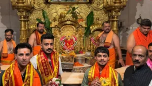 Indian Cricketers Seek Blessings at Siddhivinayak Temple Before England Showdown